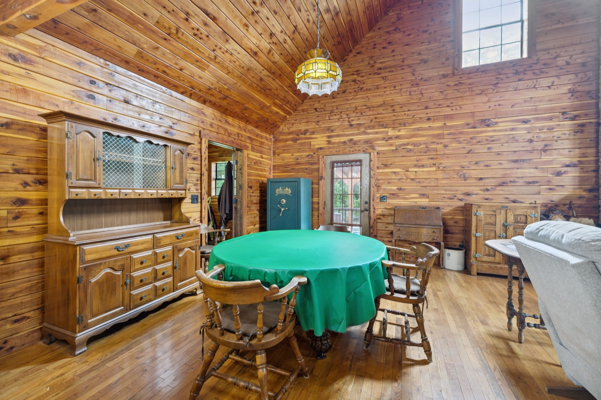 602 Gaither Hinson Road Waynesboro, TN 38485 - Photo 27 of 69 a dining room with furniture and wooden floor