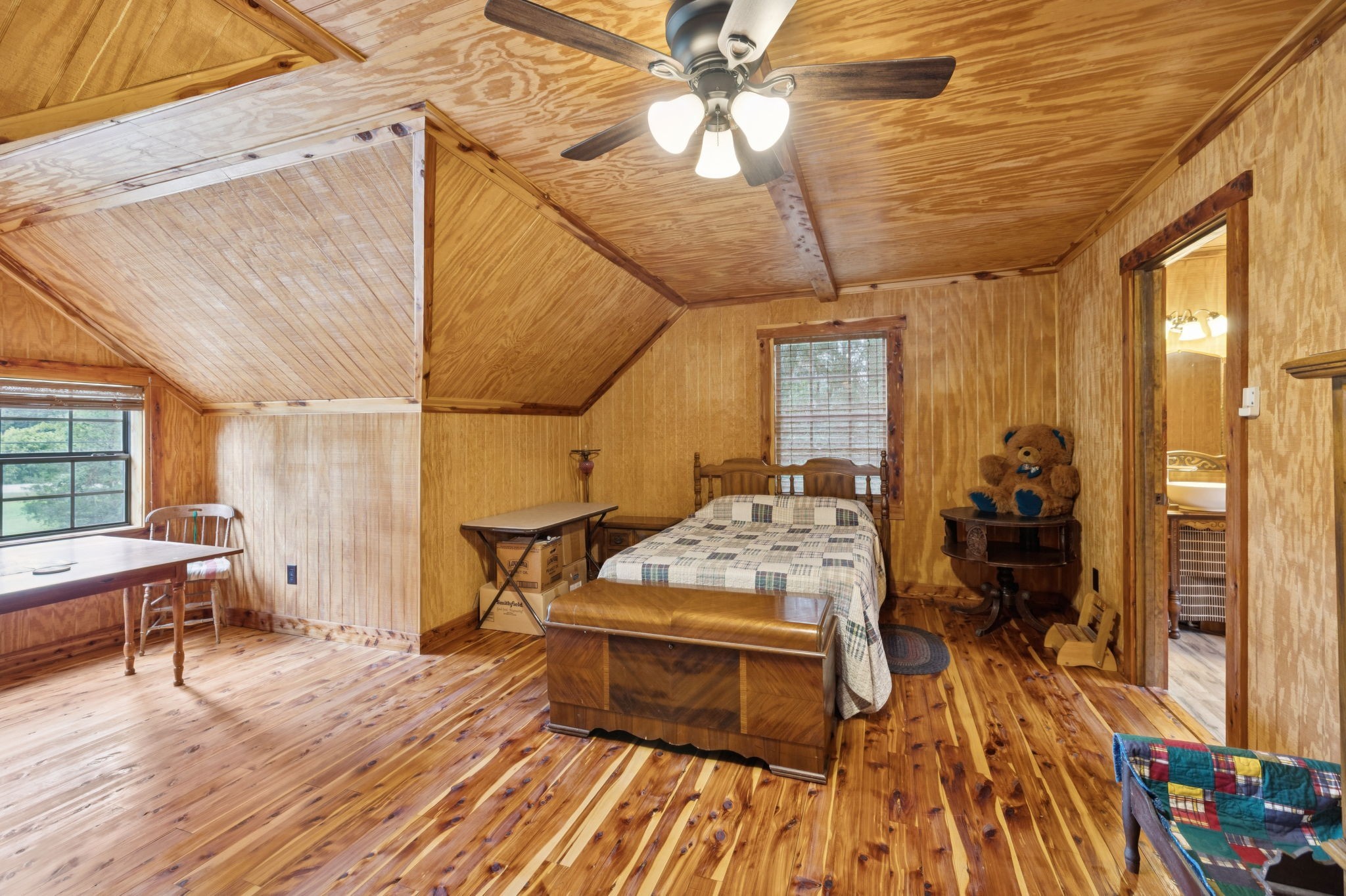 602 Gaither Hinson Road Waynesboro, TN 38485 - Photo 42 of 69 a living room with furniture