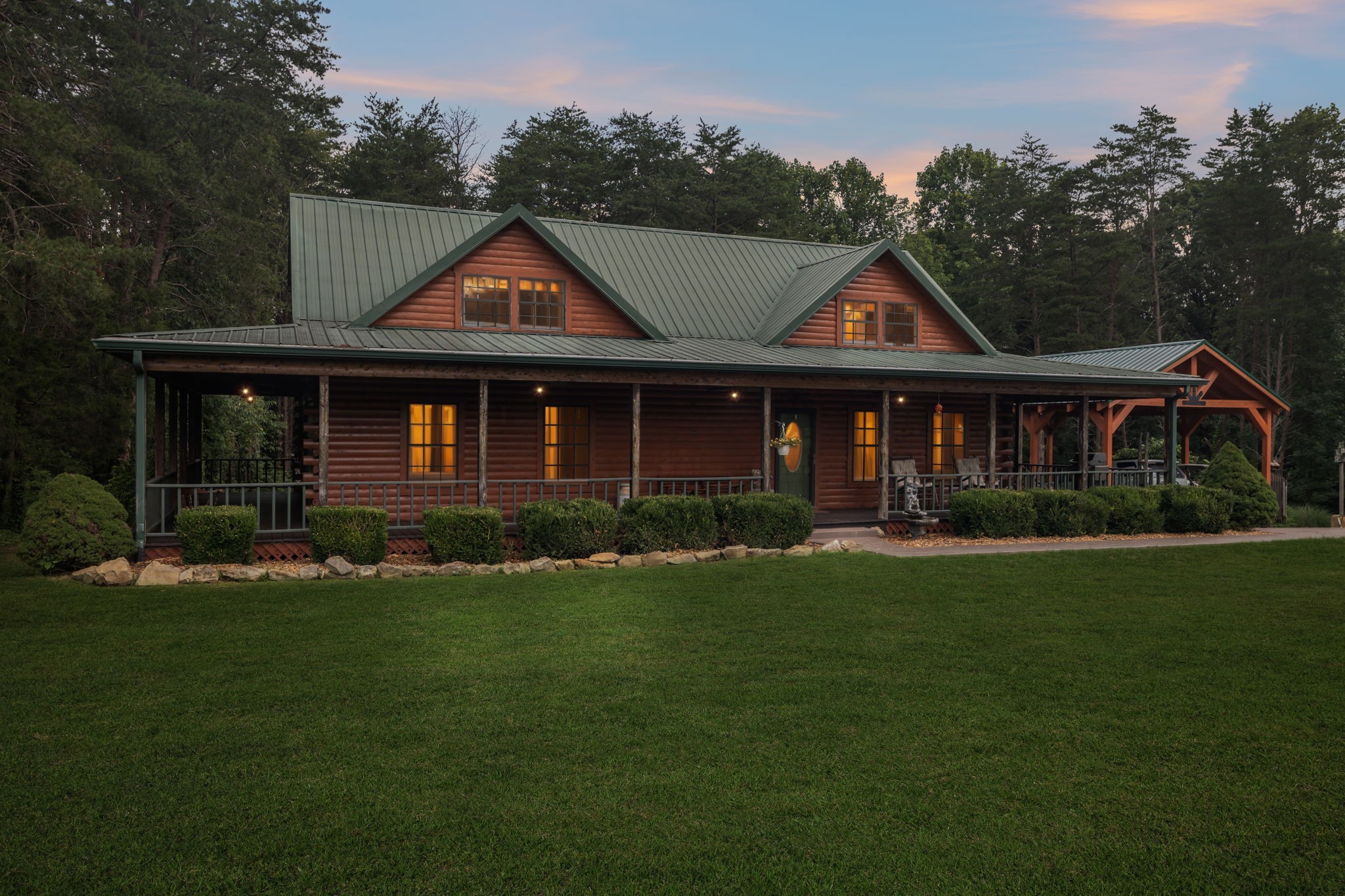 602 Gaither Hinson Road Waynesboro, TN 38485 - Photo 5 of 69 a front view of a house with garden