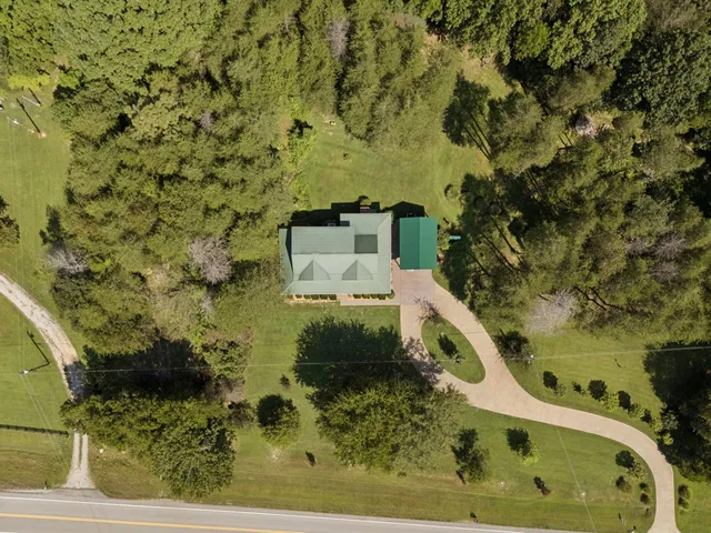 $585,000 | 602 Gaither Hinson Road, Waynesboro, TN 38485