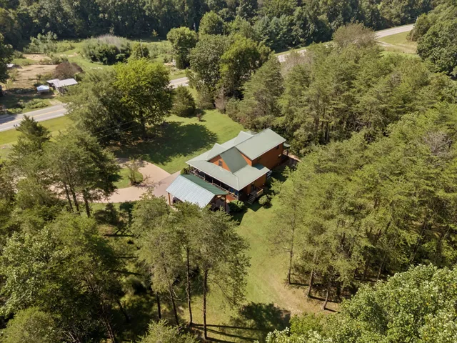 $585,000 | 602 Gaither Hinson Road, Waynesboro, TN 38485
