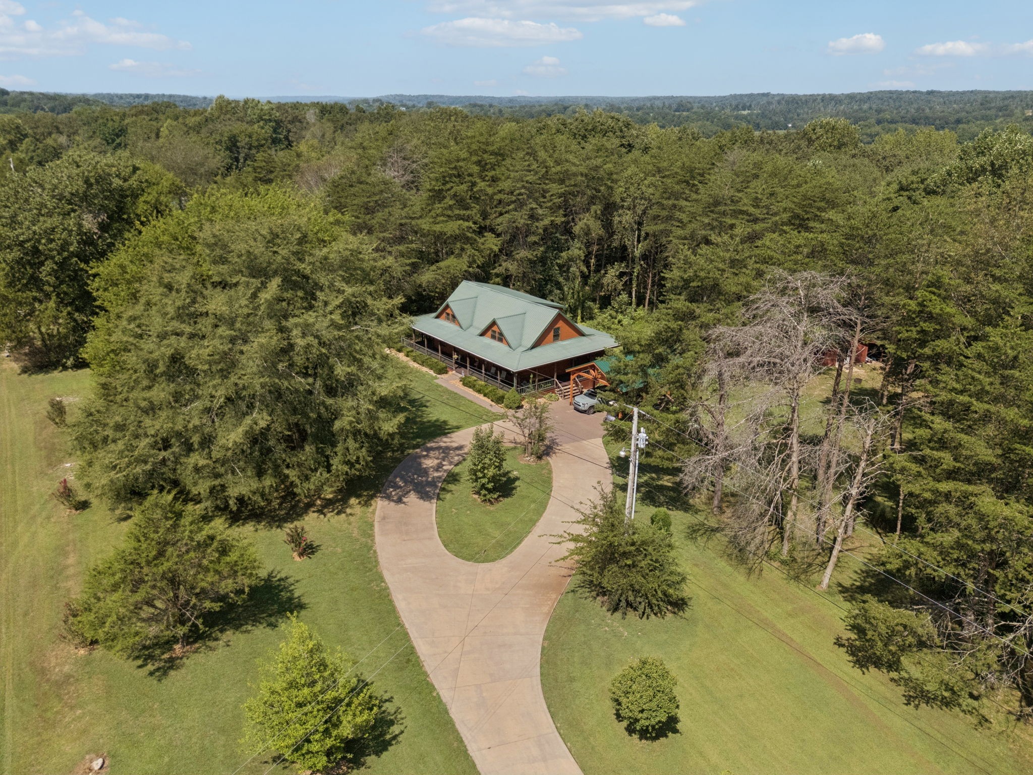 602 Gaither Hinson Road Waynesboro, TN 38485 - Photo 62 of 69 a aerial view of a residential houses with outdoor space
