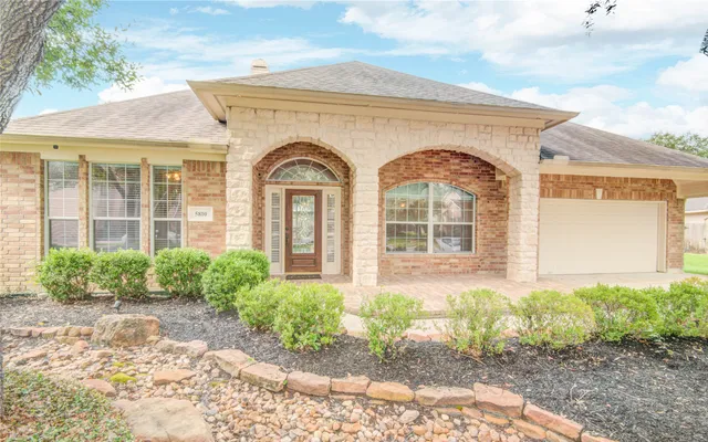 $470,000 | 5810 Sequoia Trace Court, Spring, TX 77379