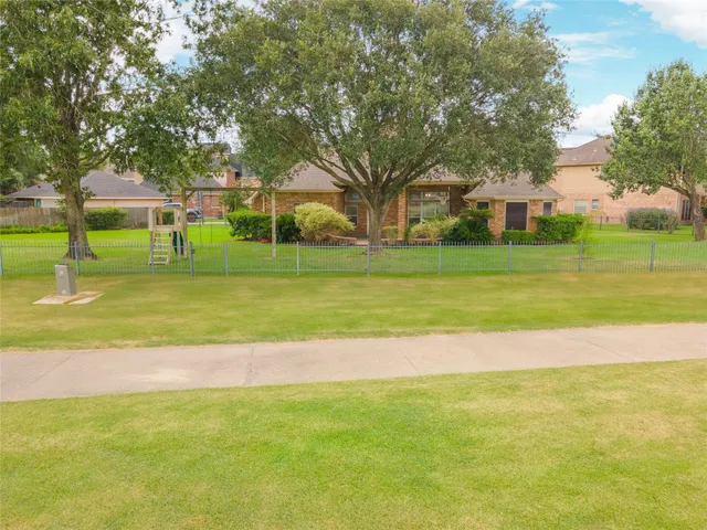 $470,000 | 5810 Sequoia Trace Court, Spring, TX 77379