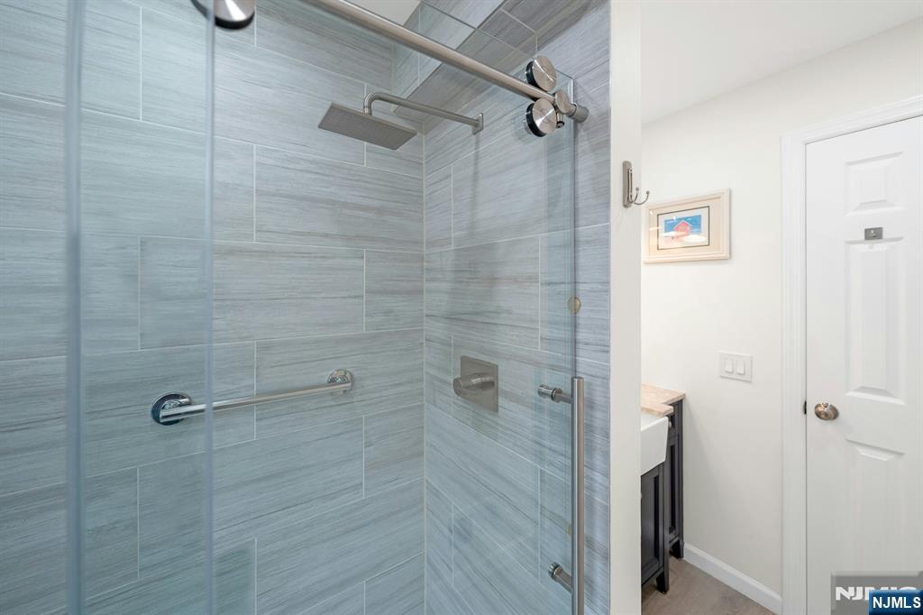 320 West Clinton Avenue Bergenfield, NJ 07621 - Photo 23 of 37