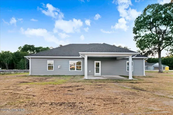 $367,750 | 102 Brighton Street, La Grange, NC 28551