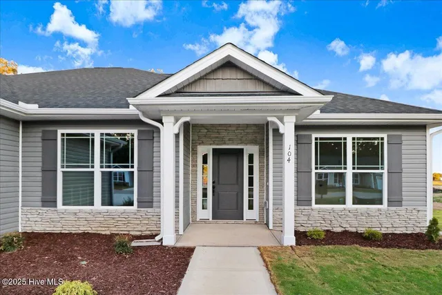 $367,750 | 102 Brighton Street, La Grange, NC 28551