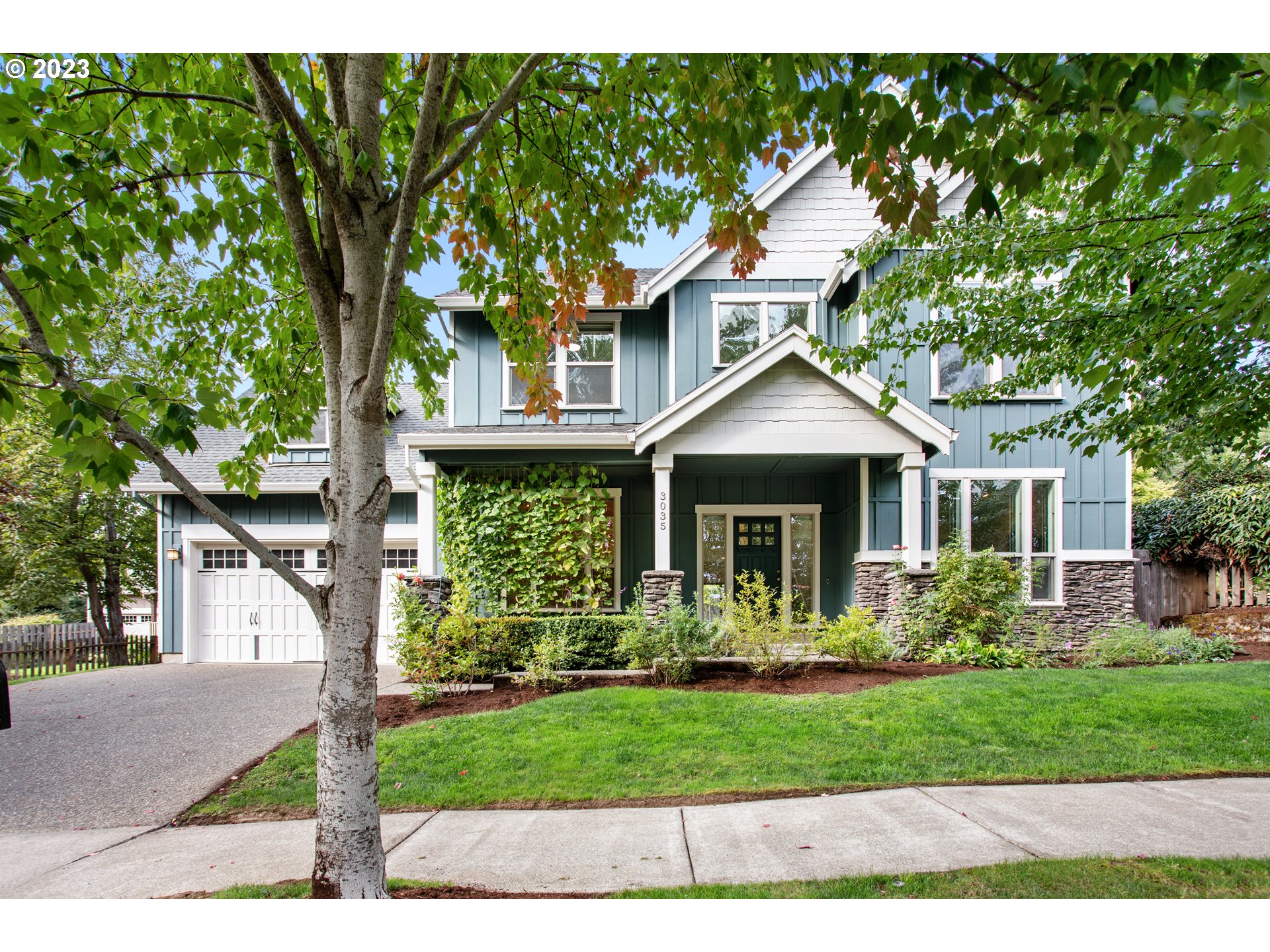 3035 Southwest Carson Street Portland, OR 97219 - Photo 1 of 36 Gallery Image 1
