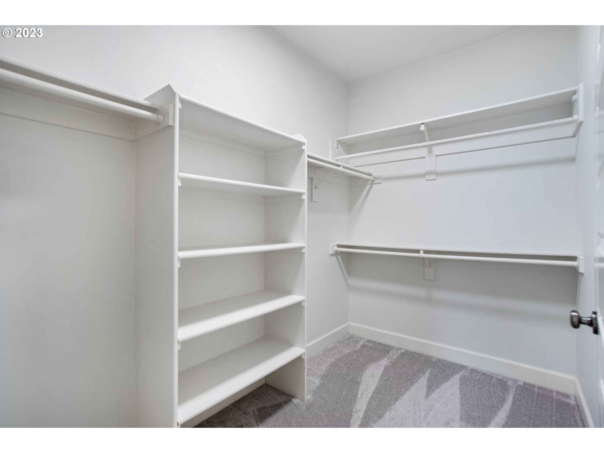 3035 Southwest Carson Street Portland, OR 97219 - Photo 20 of 36 Gallery Image 20