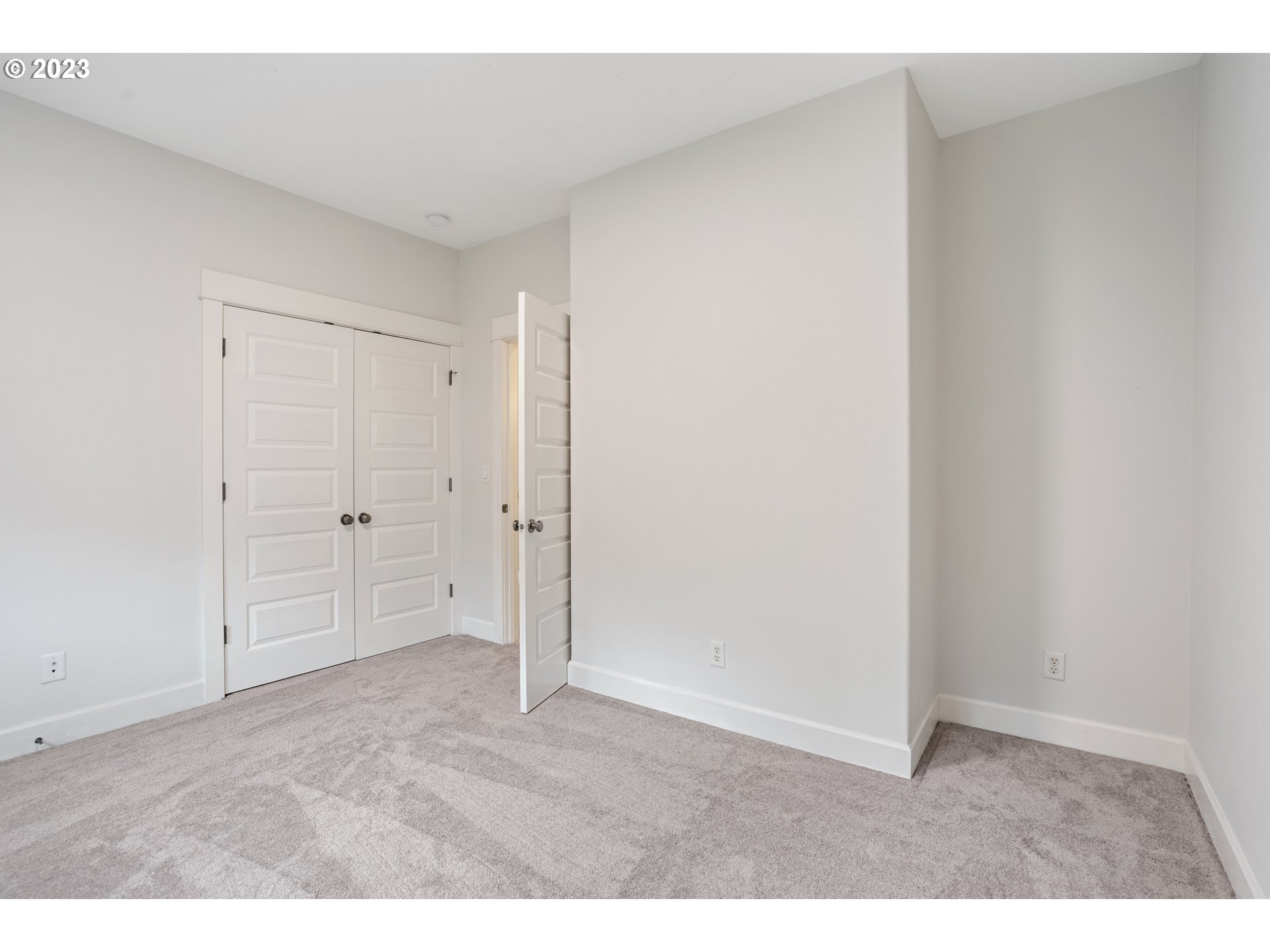 3035 Southwest Carson Street Portland, OR 97219 - Photo 22 of 36 Gallery Image 22