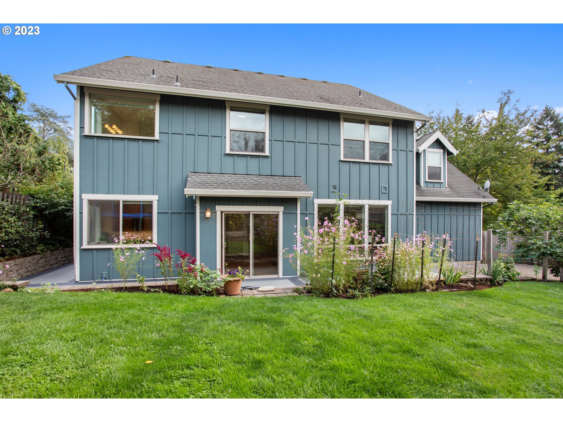 3035 Southwest Carson Street Portland, OR 97219 - Photo 31 of 36 Gallery Image 31