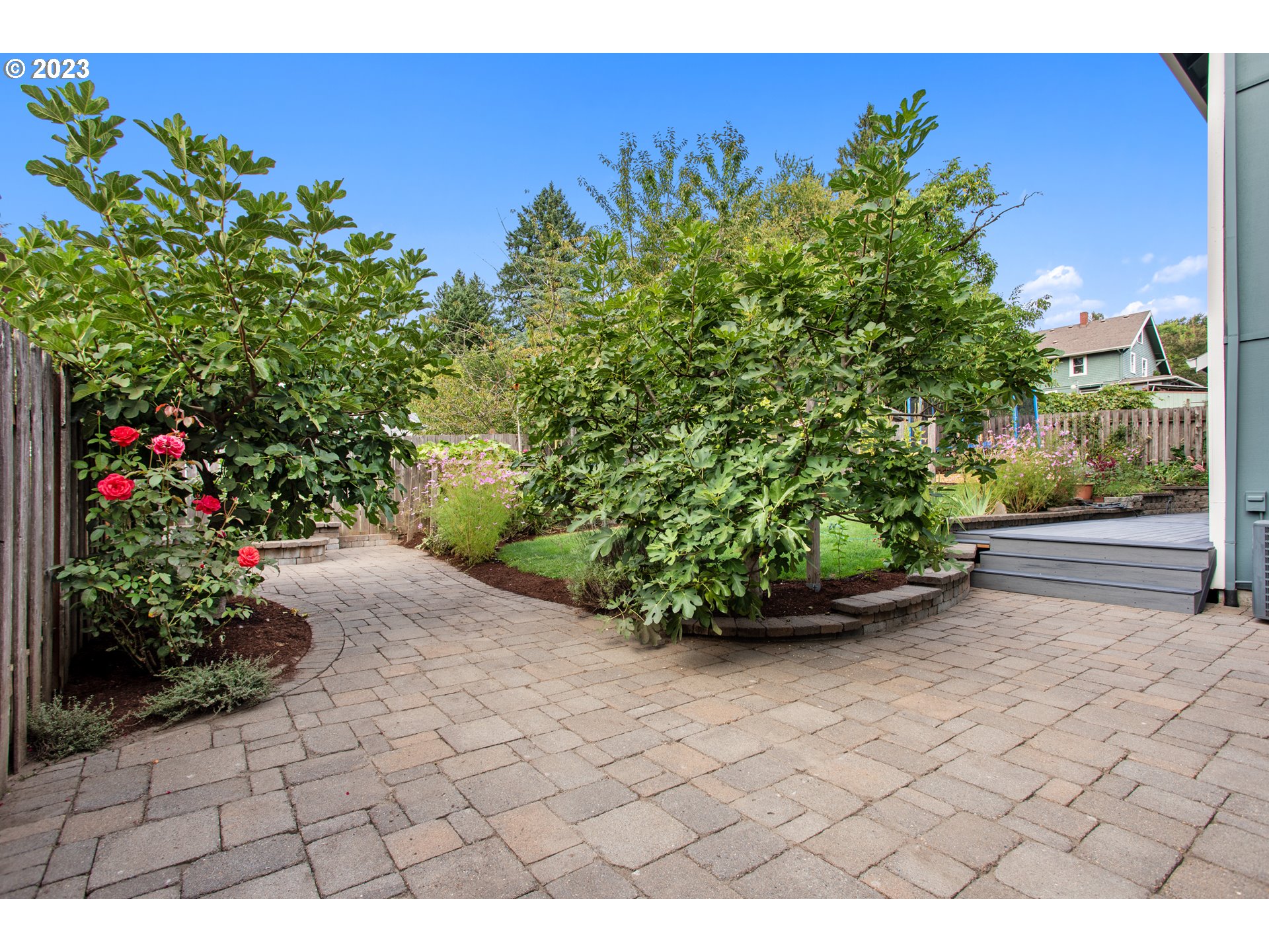 3035 Southwest Carson Street Portland, OR 97219 - Photo 33 of 36 Gallery Image 33