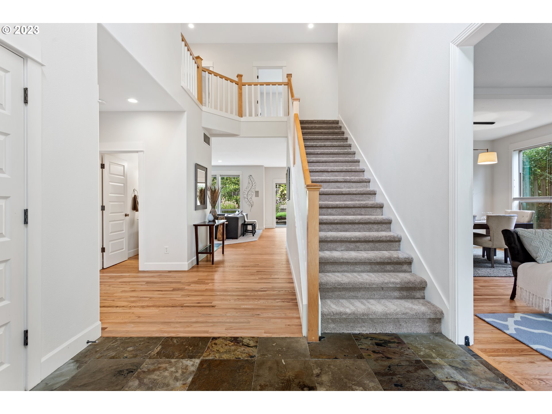 3035 Southwest Carson Street Portland, OR 97219 - Photo 5 of 36 Gallery Image 5