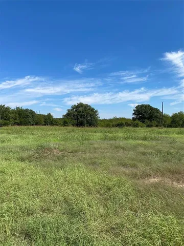 a view of yard with ocean view