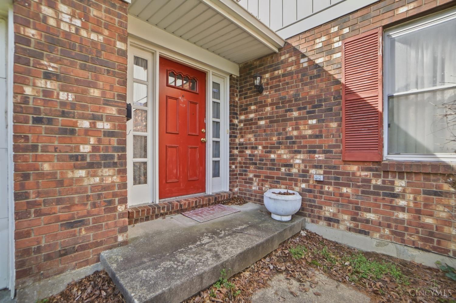1105 Inner Cir Drive Cincinnati, OH 45240 - Photo 4 of 47