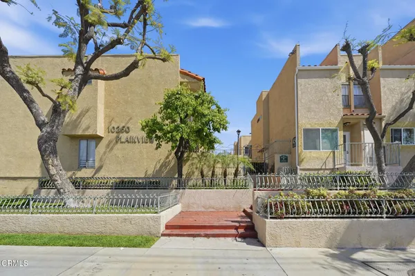 $579,000 | 10260 Plainview Avenue, Unit 12, Tujunga, CA 91042