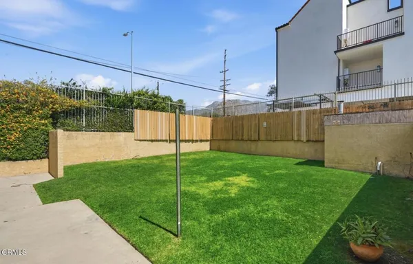 $579,000 | 10260 Plainview Avenue, Unit 12, Tujunga, CA 91042