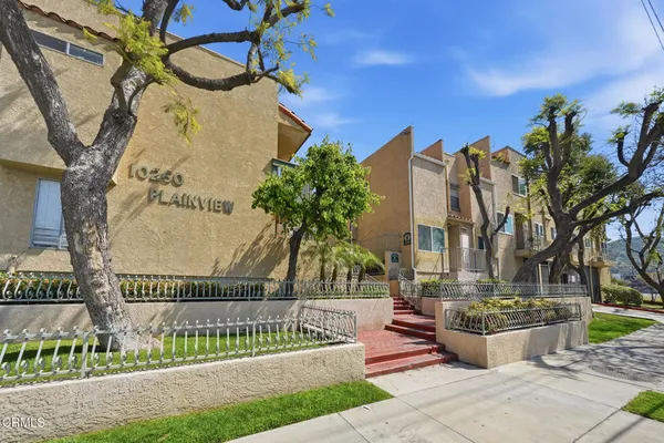 $579,000 | 10260 Plainview Avenue, Unit 12, Tujunga, CA 91042