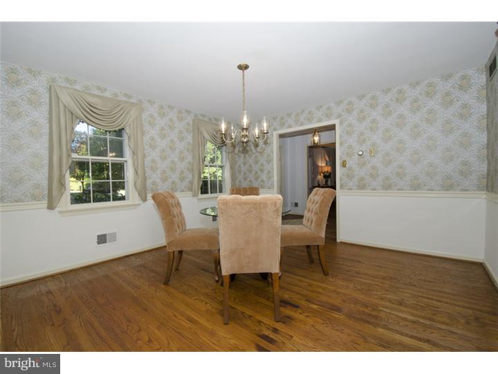 809 Malin Road Newtown Square, PA 19073 - Photo 5 of 23 Dining Room