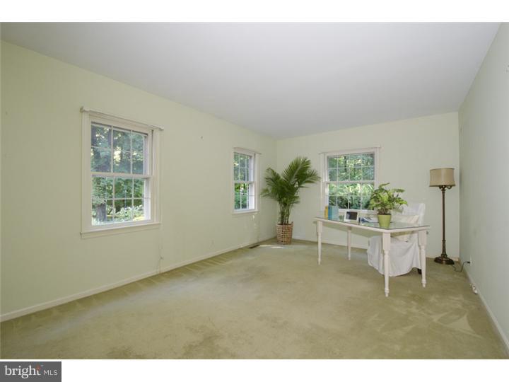 809 Malin Road Newtown Square, PA 19073 - Photo 6 of 23 Family Room