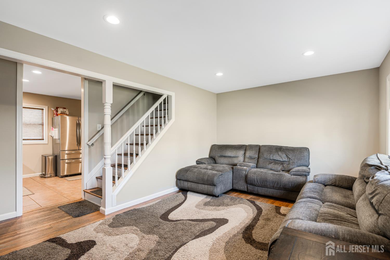 420 Decatur Avenue Middlesex, NJ 08846 - Photo 4 of 26