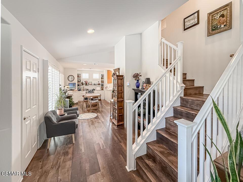 2037 Freesia Avenue Simi Valley, CA 93063 - Photo 3 of 30