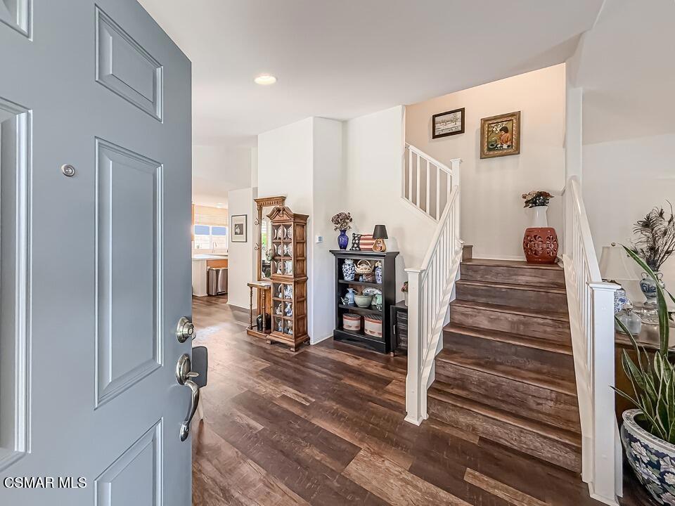 2037 Freesia Avenue Simi Valley, CA 93063 - Photo 4 of 30