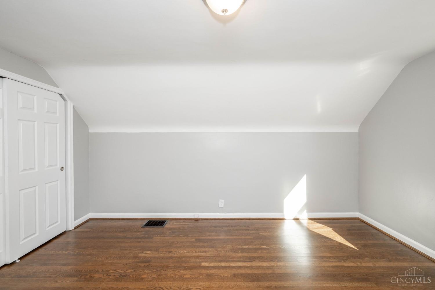 2413 Ferguson Road Cincinnati, OH 45238 - Photo 27 of 46