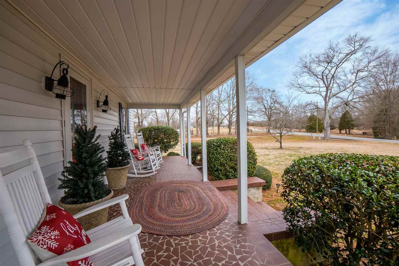 7028 Greenpond Road Gray Court, SC 29645 - Photo 5 of 36