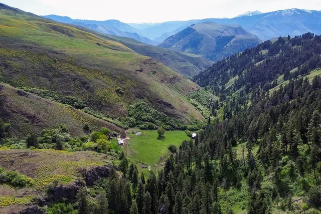 $1,200,000 | 559 Kessler Creek Road, Riggins, ID 83549