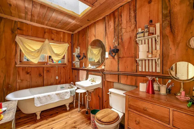 $1,200,000 | 559 Kessler Creek Road, Riggins, ID 83549