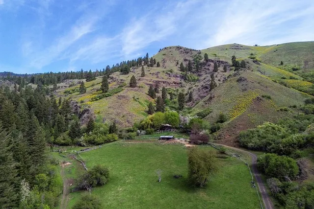 $1,200,000 | 559 Kessler Creek Road, Riggins, ID 83549