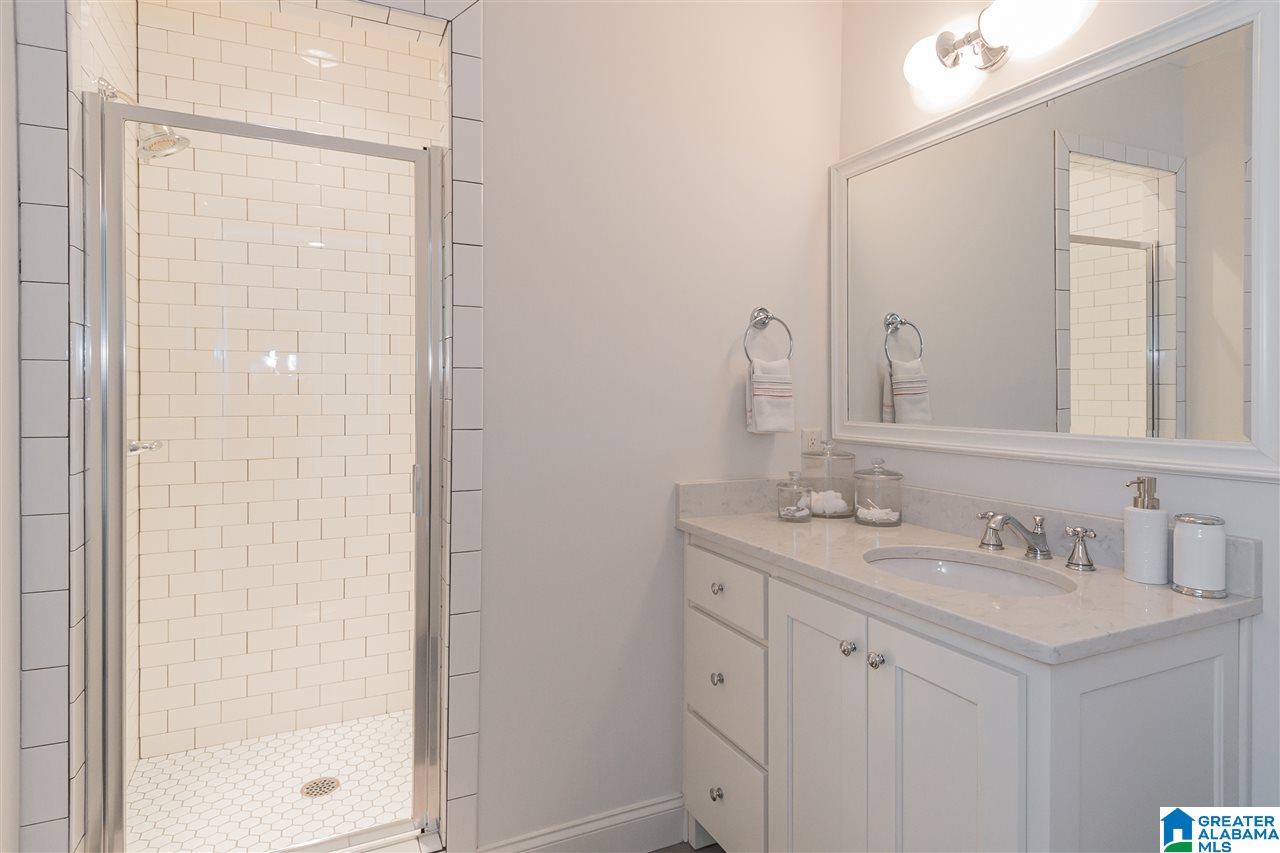 904 Shades Road Birmingham, AL 35209 - Photo 33 of 38