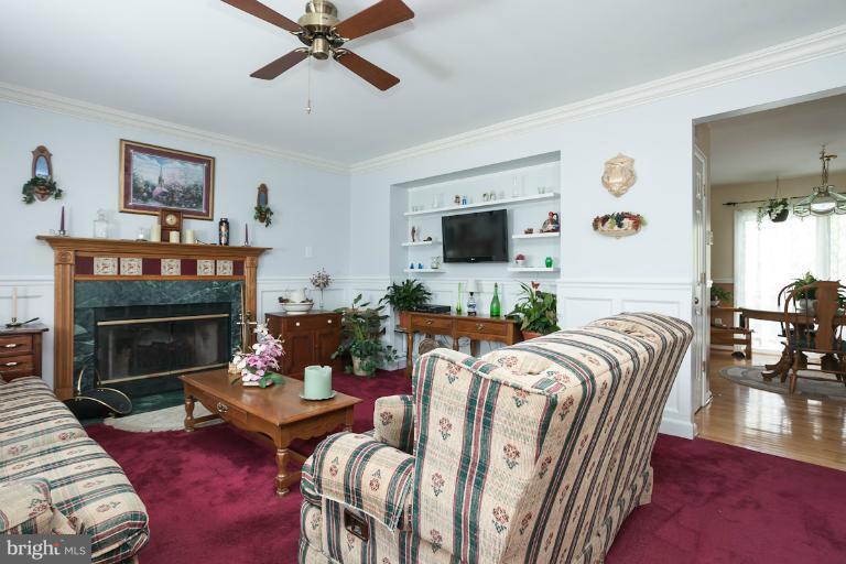373 Enfield Road Joppa, MD 21085 - Photo 6 of 30 Living Room
