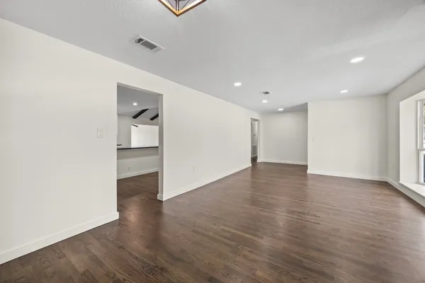 $389,900 | 6934 Heron Drive, Houston, TX 77087