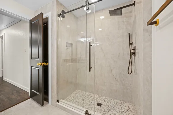 $389,900 | 6934 Heron Drive, Houston, TX 77087