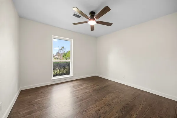 $389,900 | 6934 Heron Drive, Houston, TX 77087