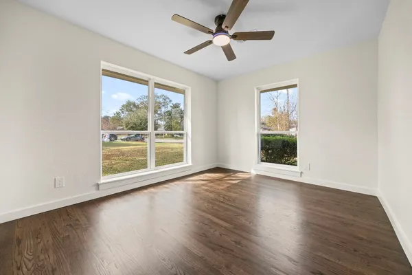 $389,900 | 6934 Heron Drive, Houston, TX 77087