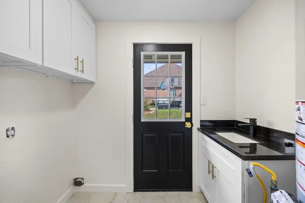 $389,900 | 6934 Heron Drive, Houston, TX 77087