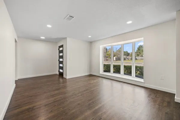$389,900 | 6934 Heron Drive, Houston, TX 77087