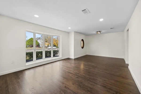 $389,900 | 6934 Heron Drive, Houston, TX 77087