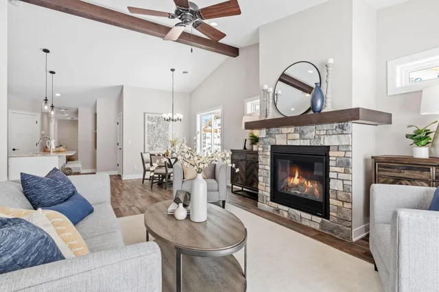 $399,900 | 2333 17th Avenue East, North St. Paul, MN 55109