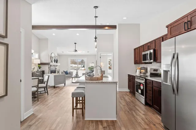 $399,900 | 2333 17th Avenue East, North St. Paul, MN 55109