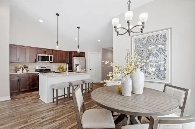 $399,900 | 2333 17th Avenue East, North St. Paul, MN 55109