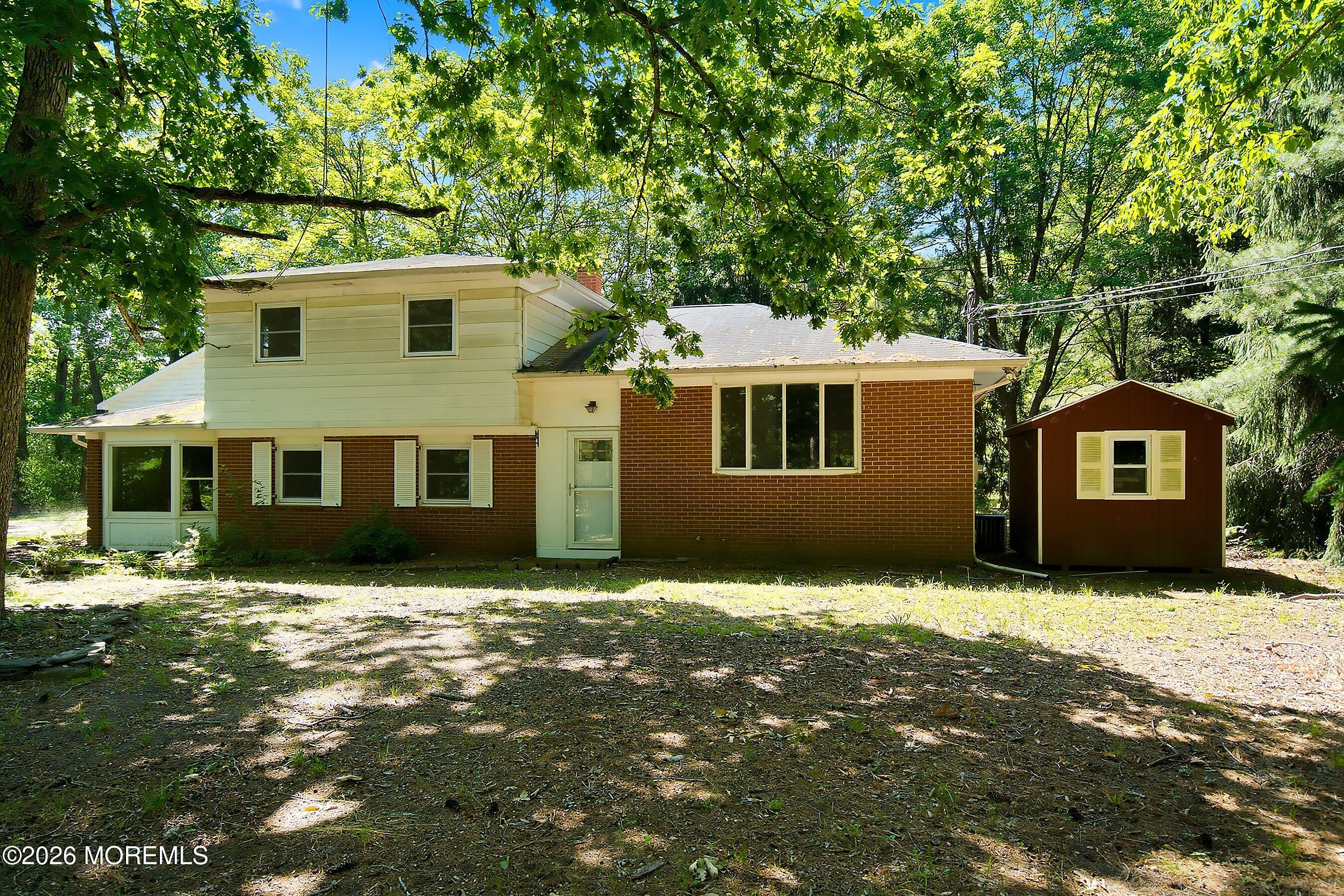 525 Goetz Lane Jackson, NJ 08527 - Photo 4 of 25 05-Front Left 1
