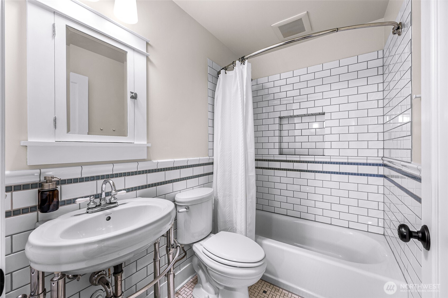 3607 Southwest Manning Street Seattle, WA 98126 - Photo 22 of 34 Gallery Image 22