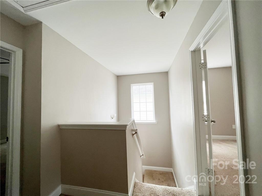 6009 Raisin Tree Lane Charlotte, NC 28215 - Photo 11 of 20 Gallery Image 11