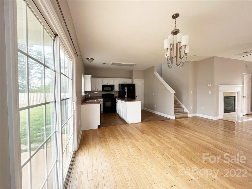 6009 Raisin Tree Lane Charlotte, NC 28215 - Photo 5 of 20 Gallery Image 5