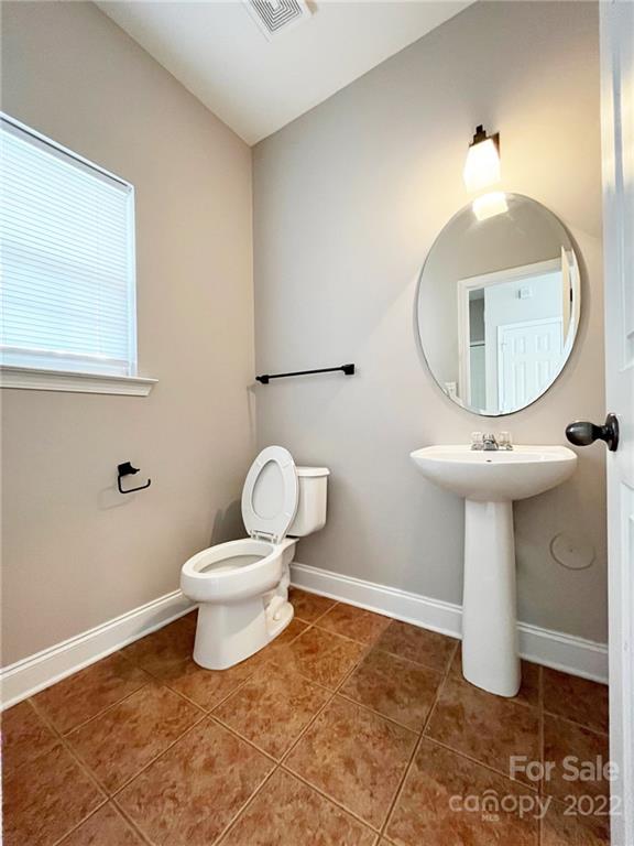6009 Raisin Tree Lane Charlotte, NC 28215 - Photo 8 of 20 Gallery Image 8