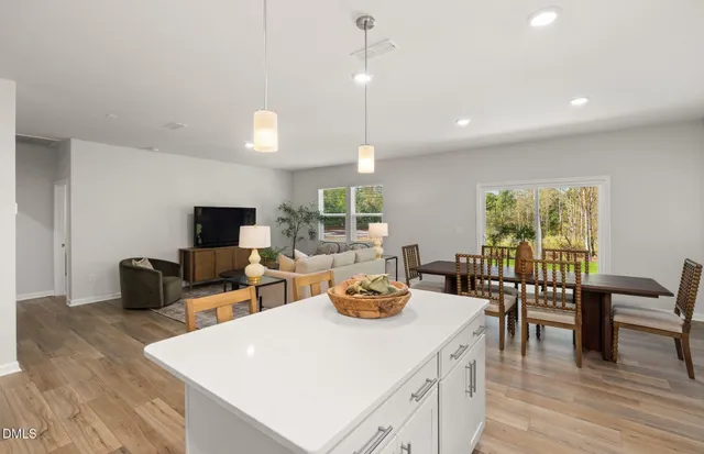 a picture of a cabinet